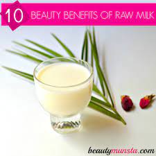 10 Amazing Beauty Benefits Of Raw Milk Beautymunsta Free Natural Beauty Hacks And More Mix raw milk with fuller's earth (2/3 tablespoons) and, if you have dry skin, add some. 10 amazing beauty benefits of raw milk