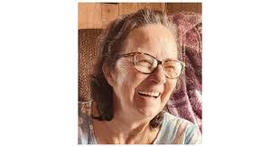 Sara Crabtree's Instagram, Twitter & Facebook