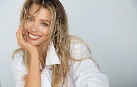 Miss Florida USA, from Palm Beach County, meets with PAL members in  Washington