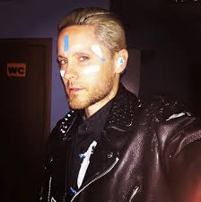 THIRTY SECONDS TO MARS