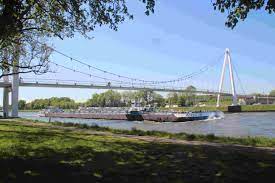 The good news is that they are going to fix the skidding problems that have cursed the dafne schippersbrug in utrecht during cold weather. Dafne Schippersbrug Maar Geen Vaclav Havelbrug Sgtrs