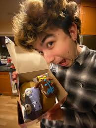 Hey y'all, My name is Ben, I'm 23. I recently graduated from Michigan Tech  with my BS in Mechanical Engineering. I'm moving to the Portland area from  Michigan this summer (June, July,