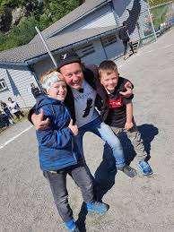 Svein østvik strakte seg så langt for andre at han selv havnet i grøfta. Oyacupen 2019 Askrova
