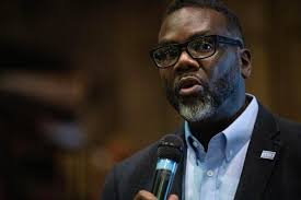 Chicago Mayor Brandon Johnson appoints a seventh school board member