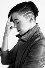 Pioneered by celebrities like miley cyrus, this style this inherent male hairstyle was adopted by many women in the 1970s and even today. Androgynous Haircuts For Oval Faces Bpatello