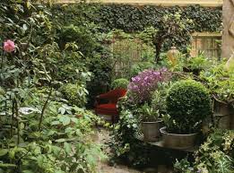 Jardin Paysager Camille Muller Decofinder Pierre De Patio Idees De Patio Jardins