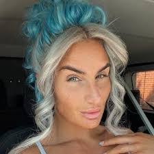 Farrah Jones's Instagram, Twitter & Facebook