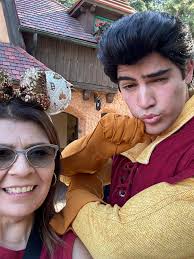 Enjoying a solo day at Disneyland🩷