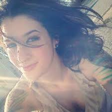 Abby Larkin (@nebulasinbluum)