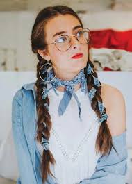 of Gamma Phi Beta 12 |The Making of Mended Threads 22 |Running for a Reason  26 |Suitably Sophie