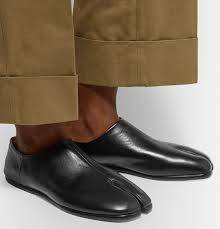 Free delivery and returns on ebay plus items for plus members. Black Tabi Collapsible Heel Split Toe Leather Loafers Maison Margiela In 2020 Leather Loafers Tabi Shoes Margiela Shoes