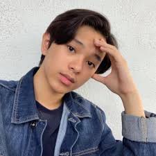 Ethan David (@_ethandavidd)