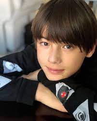 イケメン おしゃれまとめの人気アイデア pinterest shanece ynomig ボーイズヘアカット 子供ヘアスタイル 男の子 ケインデニス