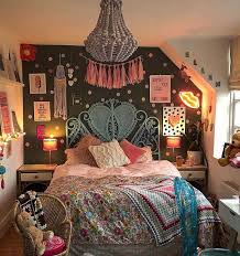 The age of boho and disco has come back in full force, and it's hitting home—literally. 63 Bohemian Bedroom Decor Ideas 2021 Guide
