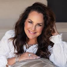 Kim Speakman's Instagram, Twitter & Facebook