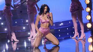 Dababy dua lipa bad bunny silk sonic and more perform at the 2021 grammys. Dua Lipa Performs Levitating Don T Start At Grammys With Dababy Variety