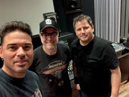 Guitar & bass day at Studio 606 with @amos_stake ⚡️ Thanks @johnlousteau &  @charlieloprestimusic ⚡️ . . . #ericrazo #amosstake #fear #punk #rock  #guitarstrangler #fender #fearband