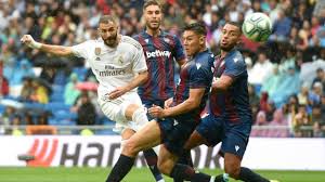 Shirt number real madrid din't take advantage from the fact levante had a center back as goalkeaper in the stoppage time. Levante X Real Madrid