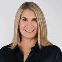 Danielle Rokosz — Reviews & Property Sales