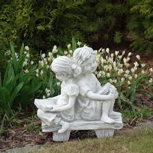 Deutsche bank kampagne hilft kindern und jugendlichen, die mental unter der pandemie leiden. Madchen Auf Der Bank Kinder Steinfigur Gartendekoparadies De