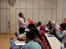 Industri 4.0 adalah nama tren otomasi dan pertukaran data terkini dalam teknologi pabrik. Ceramah Kerjaya Cabaran Revolusi Industri 4 0 Pilihan Kerjaya Permata Pintar Pusat Pembangunan Karier
