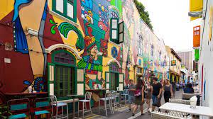 The laneway is lined with boutiques. Kampong Gelam Visit Singapore Offizielle Website