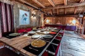 Une Ferme Savoyarde Transformee En Etape Tout Confort Chalet Louer Decoration Interieure Chalet Chalet