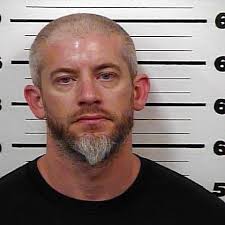 Wanted sex offender arrested in apartment with girlfriend, child