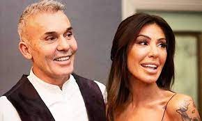 Στελιοσ ροκκοσ ~ εμεινα εδω. Stelios Rokkos H Syzygos Toy Lele Etoimazei Xristoygenniatiko Keik Me Elaxistes 8ermides H Syntagh Gossip Tv Gr