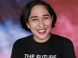 Annie Segarra's Instagram, Twitter & Facebook