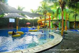 Lazwardy Journal Bersantai Di Tengah Kota Kura Kura Waterpark