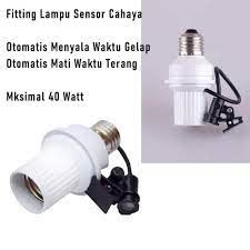 Memperbaiki lampu led smd rusak menggunakan komponen yang mudah didapatkan di pasaran. Jual Fitting Lampu Led Bohlam Sensor Cahaya Otomatis Nyala Mati Murah Bagus Terbaru Juni 2021 Blibli
