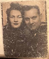 Can someone restore old family photo?