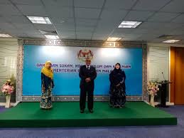 Sekolah berasrama penuh (sbp) veya tamamen konut okulu kurulan bir okul sistemidir malezya akademik ve ders dışı etkinliklerde başarılı olmaları için seçkin öğrencileri yetiştirmek. Sbpi Rawang