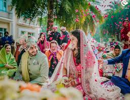 25 Ultimate List Of Female Photographers In India For Your Wedding Top Wedding Photographers Destination Wedding Indian Wedding
