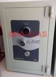 Brankas kecil adalah brankas biasa pada umumnya namun didesaign dengan ukuran yang lebih kecil, sehingga lebih mudah penyimpananya, bisa disimpan dimana saja yang terpenting ditempat yang tersembunyi. Jual Brankas Kecil Bantul Sleman Kulon Progo 08116117876 Brankasonline Com