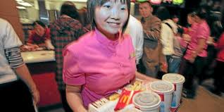 Mc Do Quelques Centimes De Plus Pour Un Big Mac Pourraient Doubler Le Salaire Des Employes