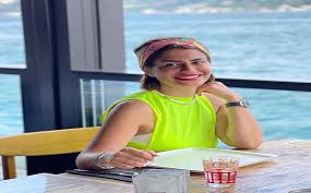 تصدرت الفنانة منة فضالي محركات البحث على «جوجل» بعدما نشرت صور جديدة لها مرتدية فستان أحمر طويل على مركب في البحر، خلال قضاء عطلتها الصيفية. Ø¨ÙˆØ§Ø¨Ø© Ø§Ù„Ø£Ù‡Ø±Ø§Ù…