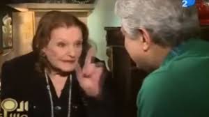 تنزع أملاك أحد الأثرياء ، ويفلس ولا يبقى له سوى قصره. 15 Ù…Ø¹Ù„ÙˆÙ…Ø© Ø¹Ù† Ù…Ø±ÙŠÙ… ÙØ®Ø± Ø§Ù„Ø¯ÙŠÙ† Ø®Ø§Ø¯Ù…ØªÙ‡Ø§ Ø³Ø±Ù‚Øª Ù…Ø¬ÙˆÙ‡Ø±Ø§ØªÙ‡Ø§ ÙˆØ­Ø¬Øª 4 Ù…Ø±Ø§Øª ÙˆÙ‡ÙŠ Ù„Ø§ ØªØ¹Ø±Ù Ø³ÙˆÙ‰ Ø§Ù„ÙØ§ØªØ­Ø© Ø§Ù„ÙÙ† Ø¬Ø±ÙŠØ¯Ø© Ø§Ù„Ø·Ø±ÙŠÙ‚