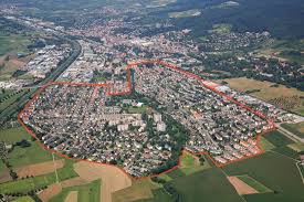 Die stadt emmendingen hat mit der industrie und handelskammer ihk und dem gewerbeverein ein aktionsbündnis geschlossen, um das stadtzentrum für die zukunft zu rüsten. Emmendingen Burkle Bleiche Energetische Stadtsanierung