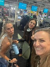 Larissa Henderson's Instagram, Twitter & Facebook