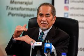 Check spelling or type a new query. Datuk Seri Dr Wan Junaidi Tuanku Jaafar Usahawan Elite