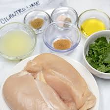 È perfetto per dare un tocco insolito a un. Marinata Di Pollo Al Cilantro E Lime Pollo Delizioso E Umido Cuocilo Con Amore