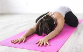 Acheter un tapis de yoga yogamatata, c'est aussi faire vous trouverez chez eux notamment le tapis yoga flower de 3mm à 49,95€. Comment Choisir Son Tapis De Yoga Le Parisien