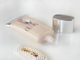 Read reviews and browse expert application tips. Clinique Even Better Refresh Hydrating And Repairing Makeup Full Coverage Foundation Mateja S Beauty Blog