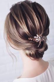 These short hair prom ideas are one of the simple prom hairstyles for short hair! 28 Pretty Prom Hairstyles For Short Hair Lovehairstyles Com