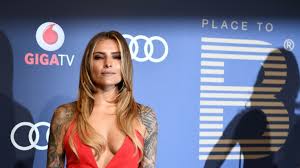 Sophia thomalla braucht den playboy nicht für heiße aufnahmen dezember 2012 bei der josé carreras gala in leipzig. Sophia Thomalla Tattoo Schock Damit Hat Niemand Gerechnet News De