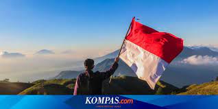 Pengibaran bendera merah putih ini merupakan yang pertama kali dilakukan di puncak gunung bungkuk bengkulu tengah. 19 Gunung Yang Sudah Dibuka Bisa Upacara 17 Agustus Di Atas Awan Halaman All Kompas Com