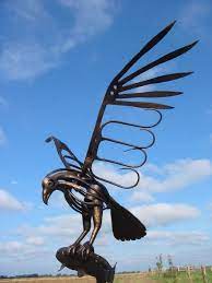 Oiseaux En Vol En Sculpture Metal G P L Sculpture Animaux Sculpture D Art Metal Art Des Jardins