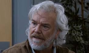 Coronation Street's Stu Carpenter's concerns for Eliza grow after black eye  incident